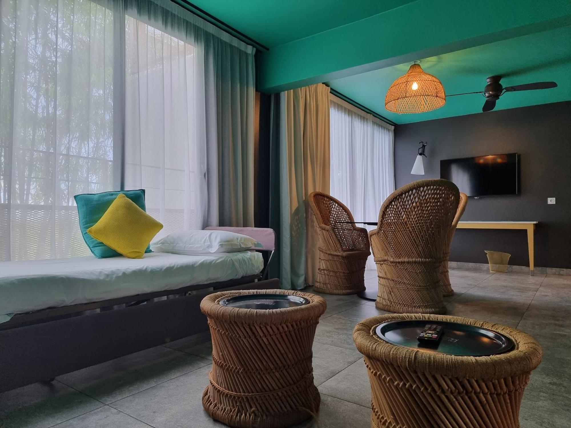Dina Morgabine Saint Gilles Hotel Exterior foto